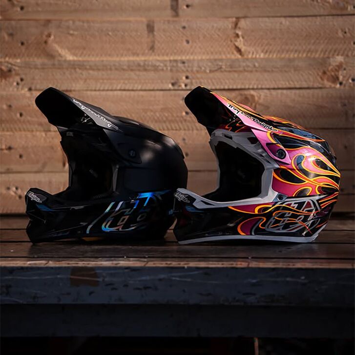 Troy Lee Designs D4 Carbon Mountainbike Helm (Silver/Black)