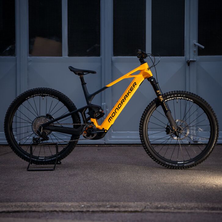Mondraker Crafty Carbon RR S (Dense Yellow)