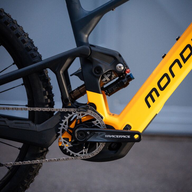 Mondraker Crafty Carbon RR S (Dense Yellow)