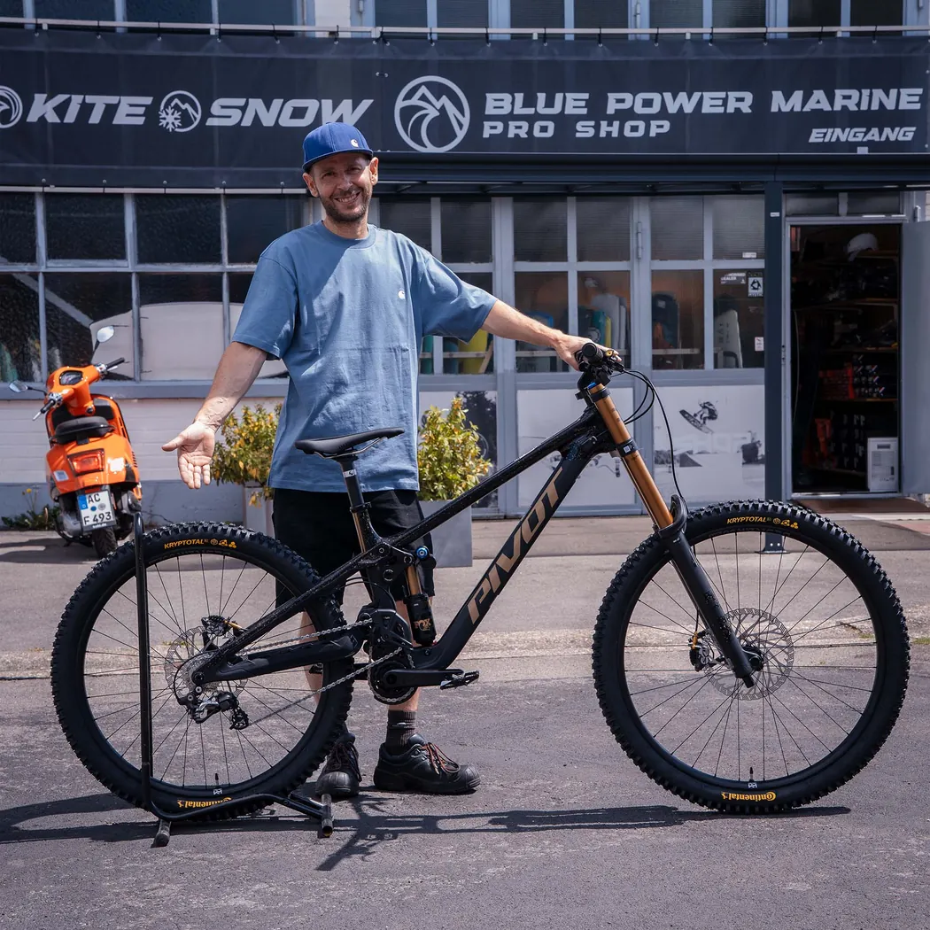 Eingangsbereich des BPM Pro Shops in Aachen